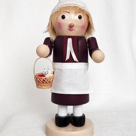 Steinbach Chubby Pilgrim Woman Lady, 11" Nutcracker Doll - Made in Germany - Picture 1 of 9